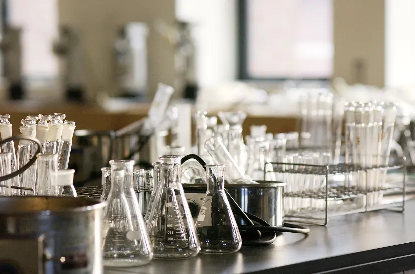 写真:研究用のさまざまな機材